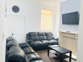 Weekend escape- 4 Bedroom House in Stoke-on-Trent